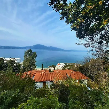Ramo's Cozy Beachside Haven With Panoramic Views - 2nd * Vlorë