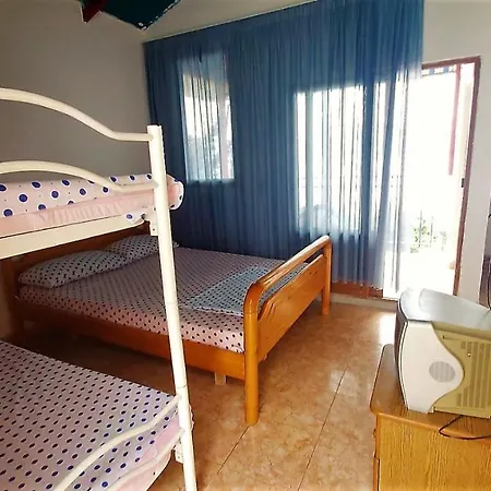 Ramo's Cozy Beachside Haven With Panoramic Views - 2nd Semesterbostad